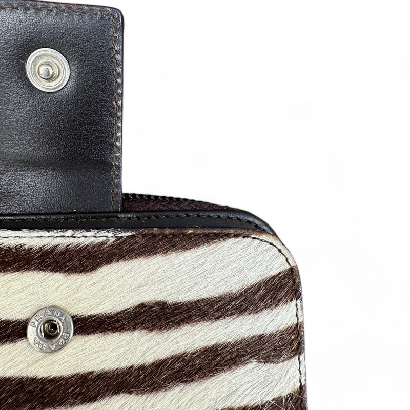 Prada Leder Zebra Zip Wallet - vintageconcierge