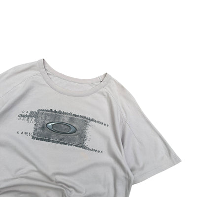 Vintage 00s Oakley T-Shirt - vintageconcierge
