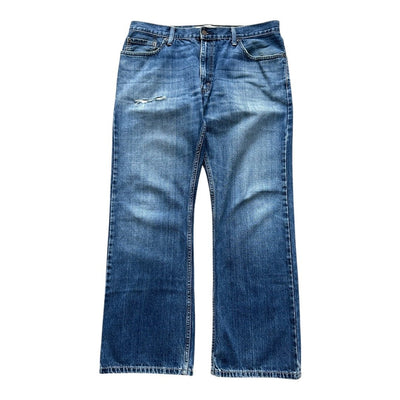 Vintage Levi's 527 Bootcut Jeans in W36, dunkelblau mit klassischen Nähte und geradem Bein.