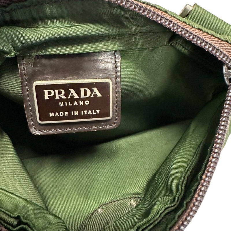 Vintage Prada Nylon Small Messengerbag Grün - vintageconcierge
